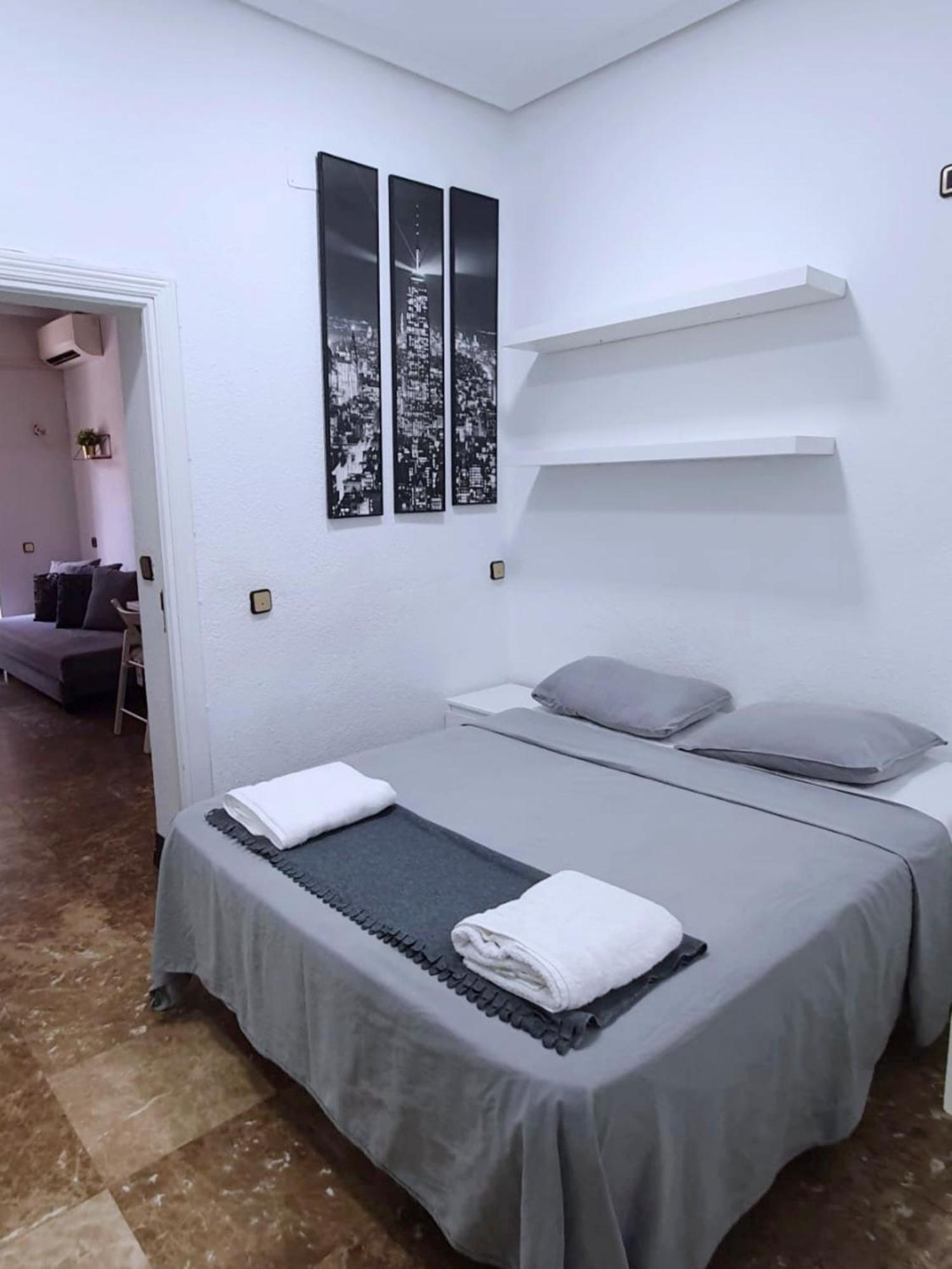 Apartamentos Econostay Fuencarral Madrid Eksteriør bilde